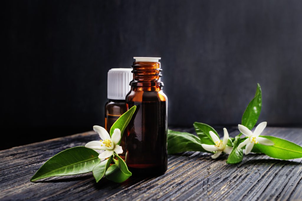 List Of 60 Essential Oils, Their Benefits And Uses (PDF Printable Guide) Essential Oil Benefits